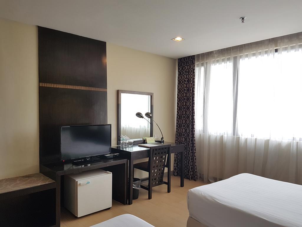 Summit Circle Cebu - Quarantine Hotel Экстерьер фото