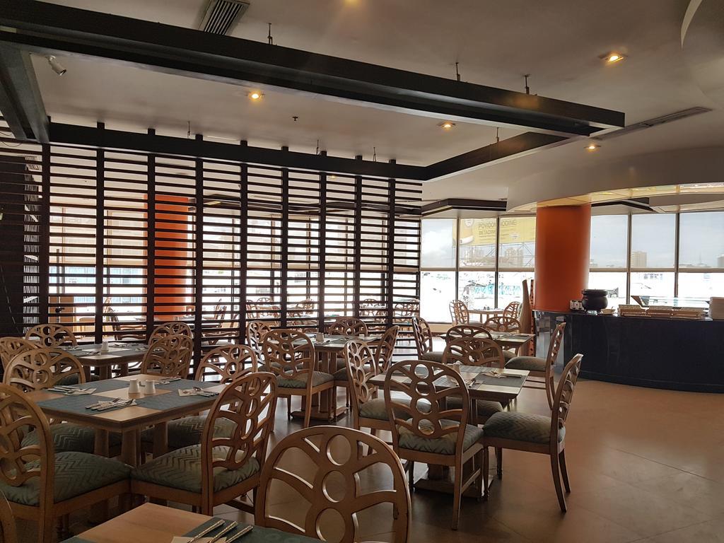 Summit Circle Cebu - Quarantine Hotel Экстерьер фото