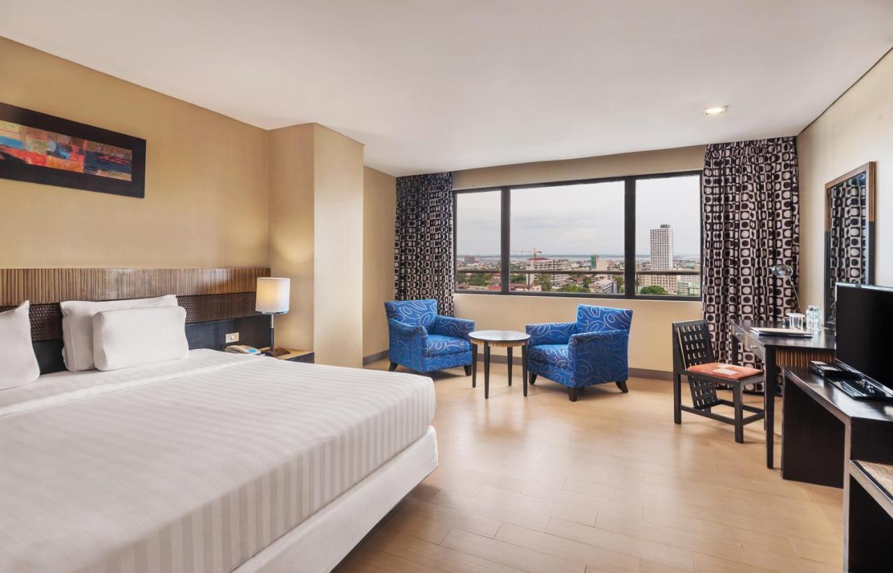 Summit Circle Cebu - Quarantine Hotel Экстерьер фото